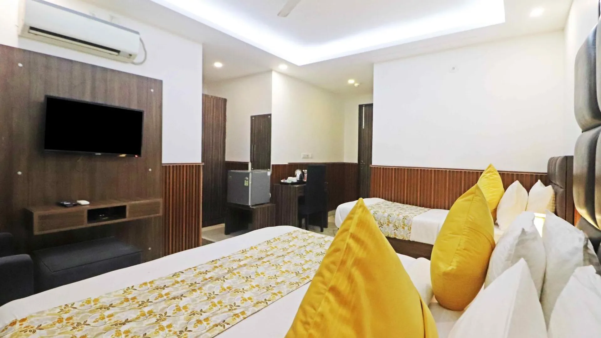 Hotel Mayda Prime Near Delhi Airport New Delhi