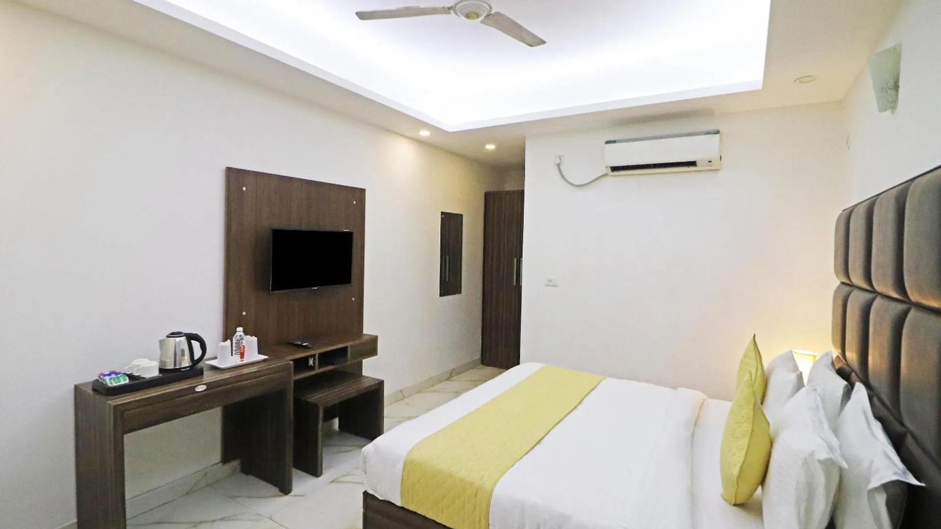 Hotel Mayda Prime Near Delhi Airport New Delhi