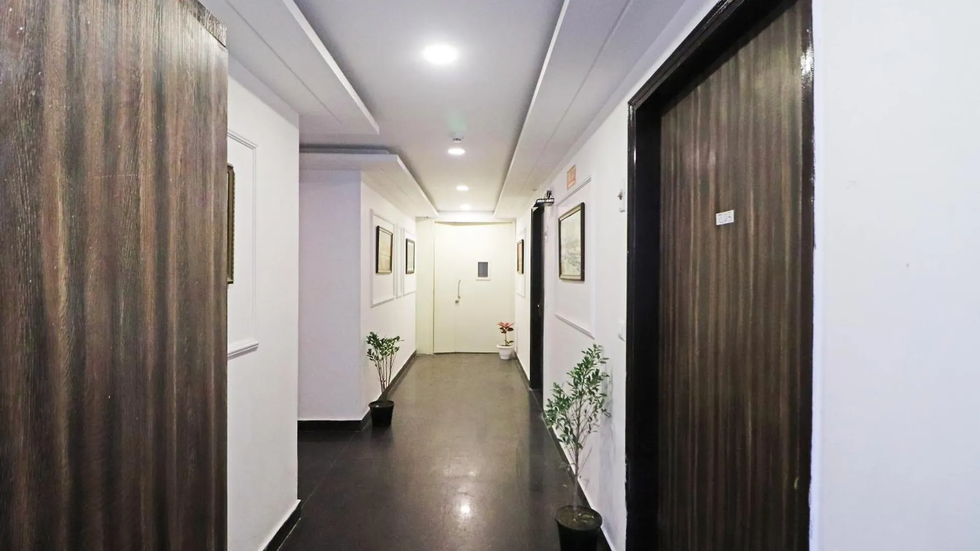 Hotel Mayda Prime Near Delhi Airport New Delhi