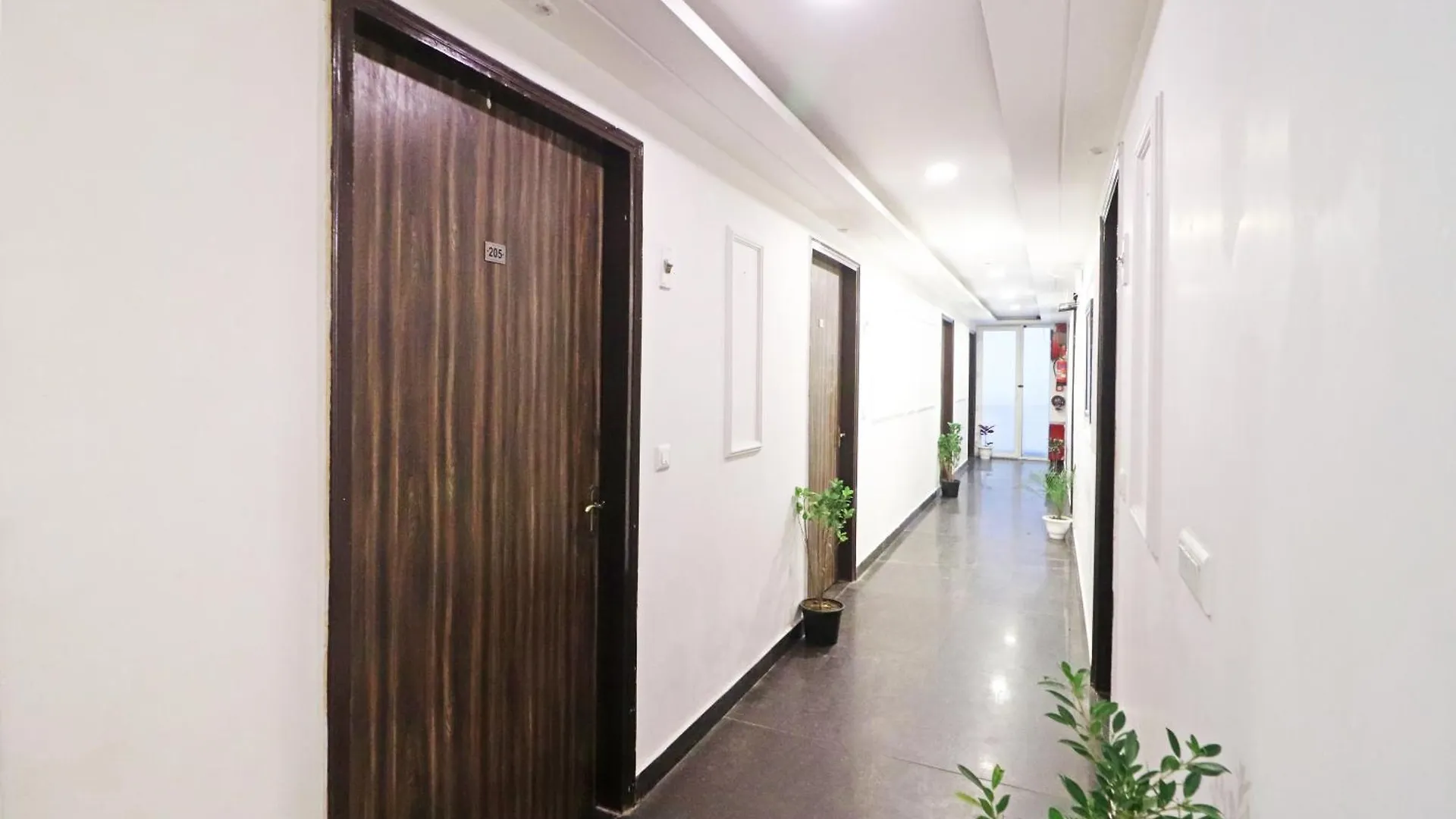 Hotel Mayda Prime Near Delhi Airport New Delhi