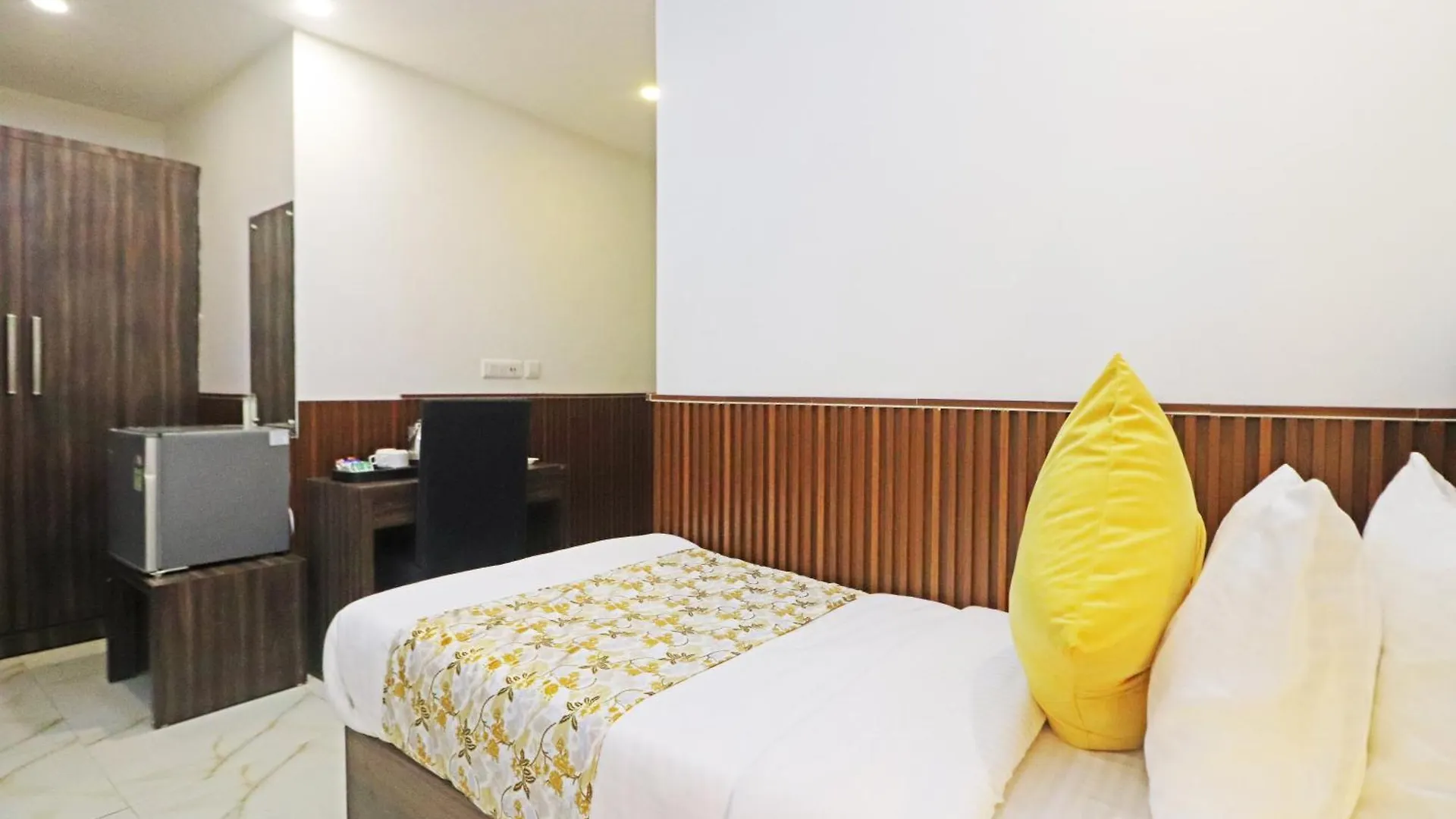 Hotel Mayda Prime Near Delhi Airport New Delhi India